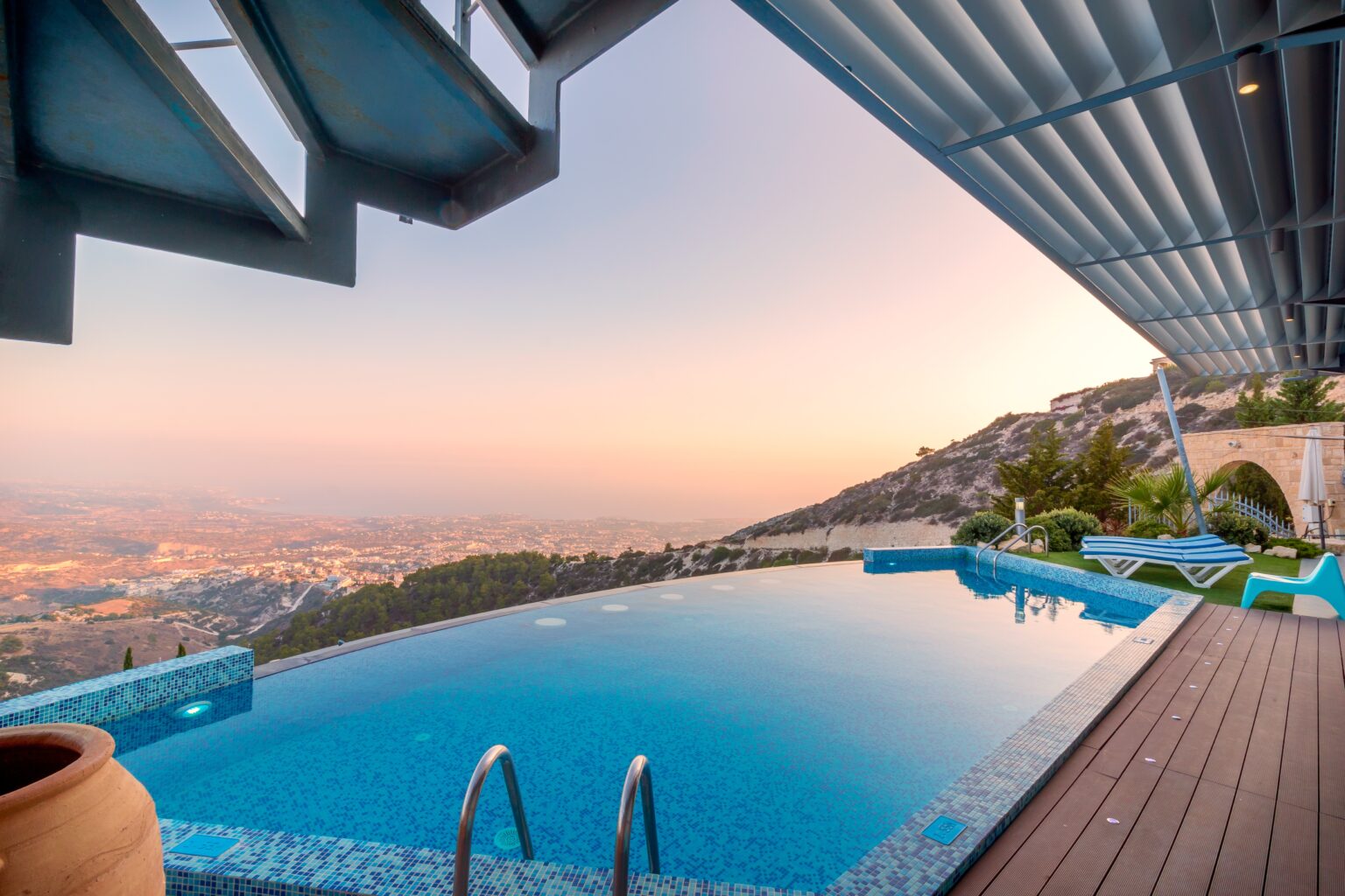 infinity pool in miami